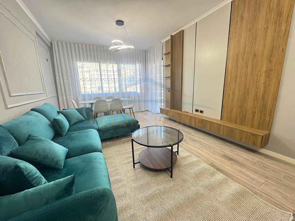 Shitet , Apartament 2+1+2 Vila L , Unaza e Re , Tirane.